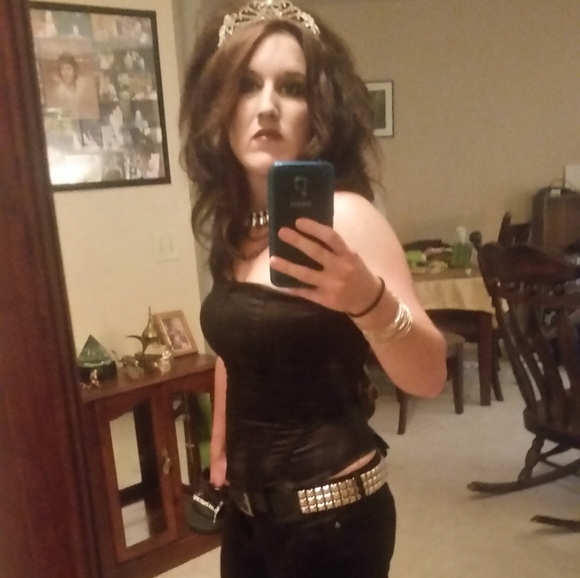 Meet your Posher, JoBeth - Picture 5 of 8